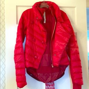 Lululemon stylish puffy jacket.